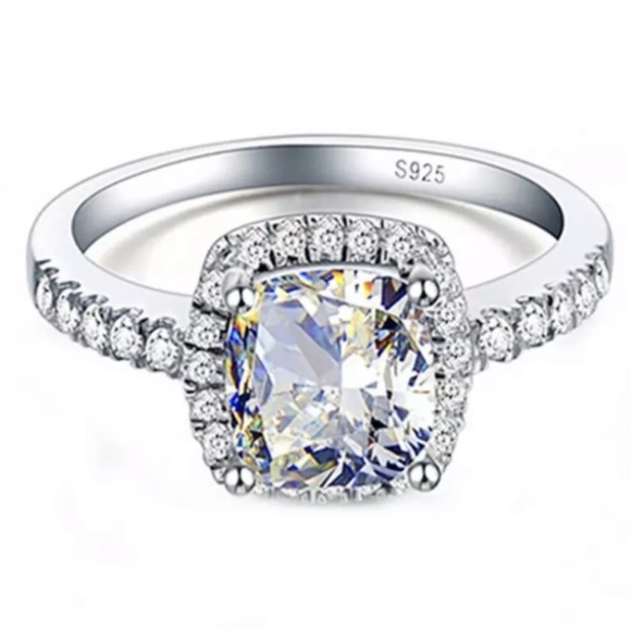 Diamond Princess Cut Simulated White Sapphire Ring, BEAUTIFUL RING, SHINY RING. - Picture 6 of 8